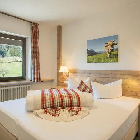 Gockelwirt Hotell 4*