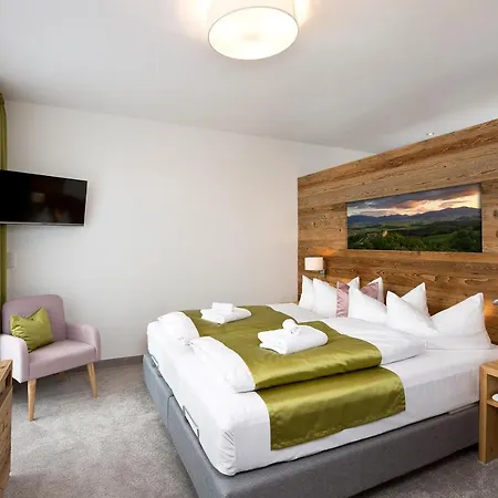 Gockelwirt 4* Eisenberg (Bavaria)